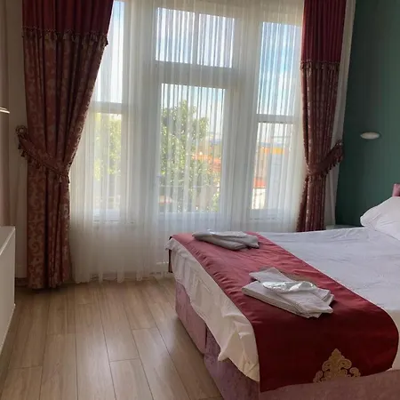 Hotel Ada Antik 3*
