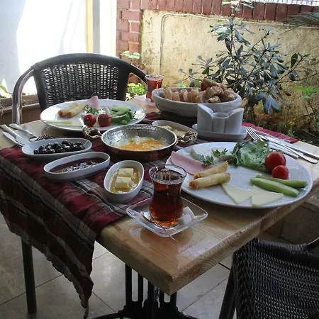 Hotel Ada Antik 3*