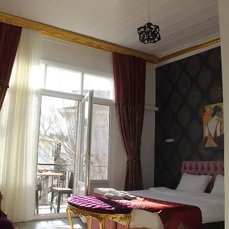Hotel Ada Antik 3*